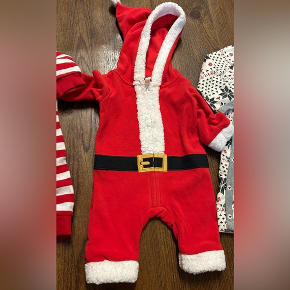 Christmas Outfits - Picture 3 of 7